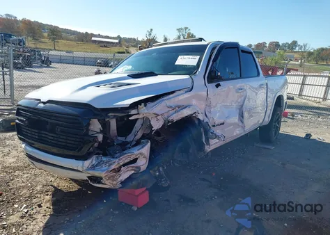 2021 Ram 1500 Laramie 4X4 5'7 Box z USA, uszkodzony, nr VIN 1C6SRFJT4MN739012